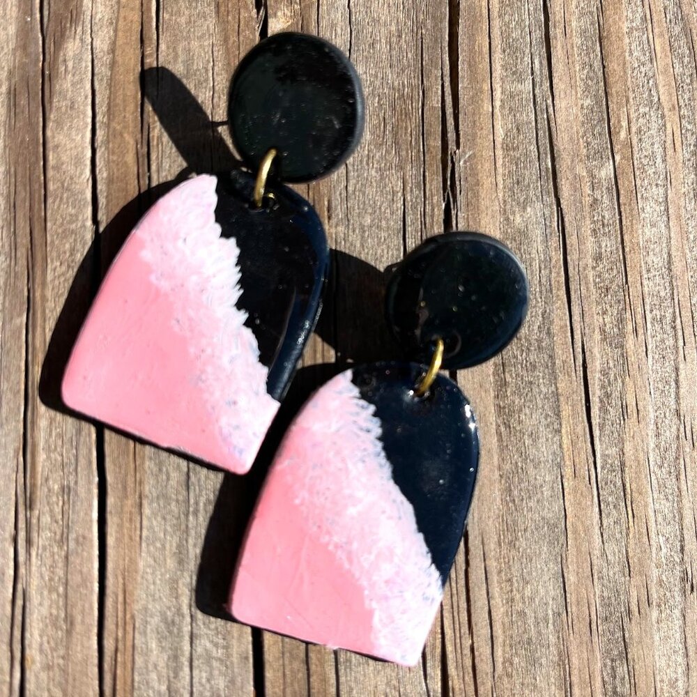 Sandy Pink and Black Handmade Earrings - Picture 1 of 2
